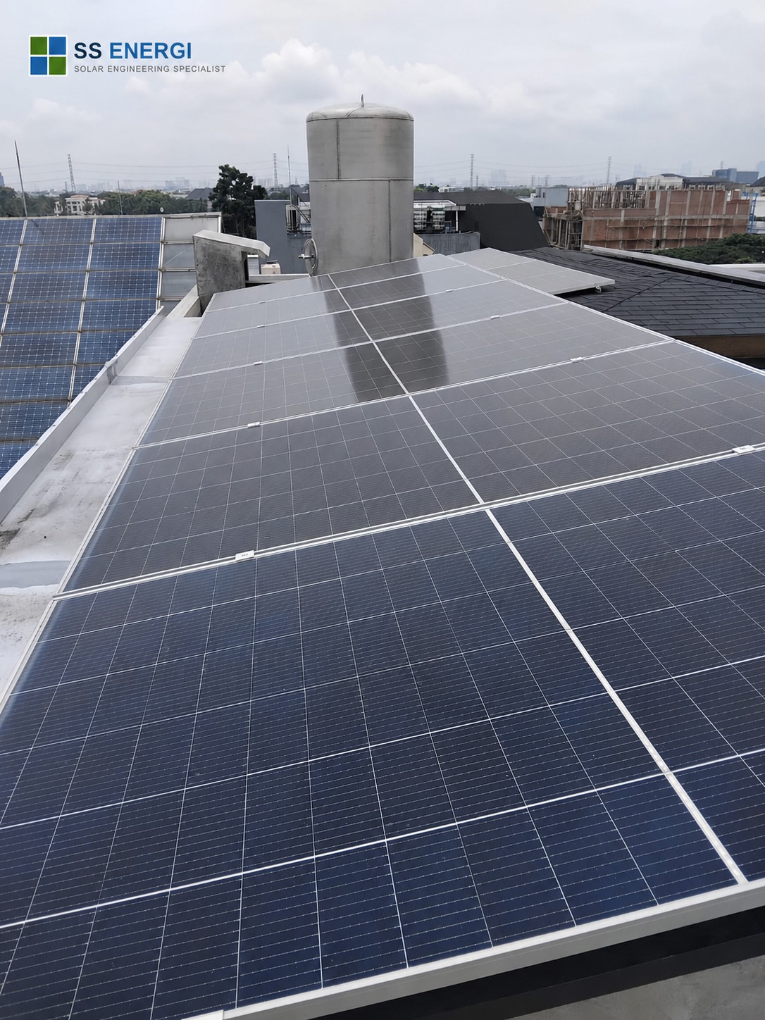 Proyek pemasangan solar panel rumah di Bintaro Jakarta Selatan SS Energi
